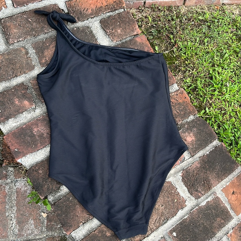 Old Navy black One-Shoulder Swimsuit size XL - Picture 3 of 6